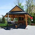 Couette-café U Perelki 3*