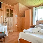 Couette-café U Perelki 3*