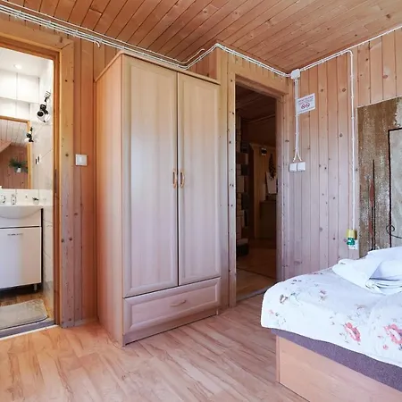 U Perelki Bed & Breakfast *